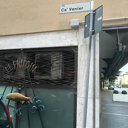 Homestay Ca Venier 19 *